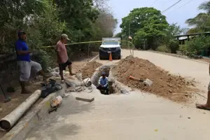  Reparación de línea de agua potable beneficia a comunidades de San Francisco Limoncito