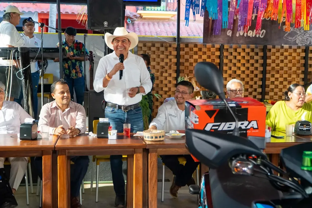 Huatulco reconoce y celebra al personal de enfermería