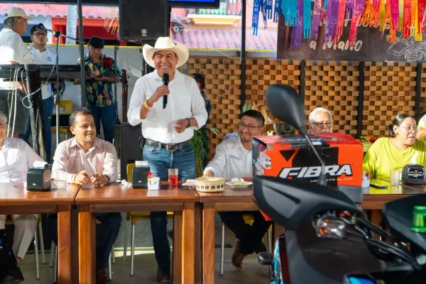 Huatulco reconoce y celebra al personal de enfermería