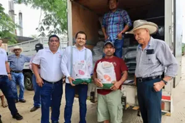 Entrega de Semillas para Pasto a la Comisión Ganadera de Santa María Huatulco