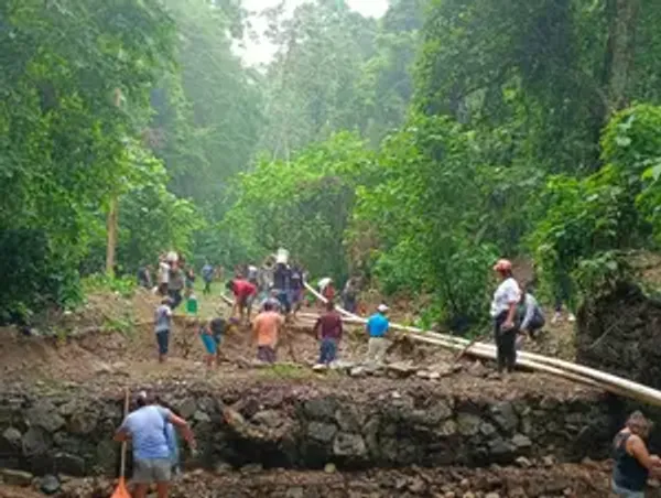 Tequio comunitario: Barrio Nuevo fortalece el trabajo en equipo por Huatulco