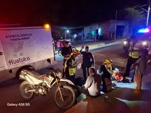 Atención a accidente de motocicleta en Barrio Paso Ancho 