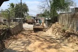 Continúan trabajos de rastreo y limpieza en vialidades de Barrio Nuevo