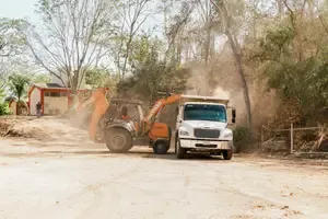  Mantenimiento de predio en COBAO Plantel 22 Huatulco