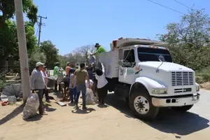  Continúa jornada de descacharrización en Santa María Huatulco