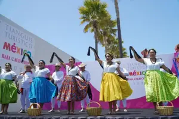 Delegación Cultural de Huatulco representa a Oaxaca en el Tianguis Turístico de México 2025