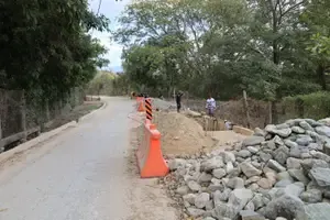  Avanza construcción de muro de contención en Barrio El Manantial